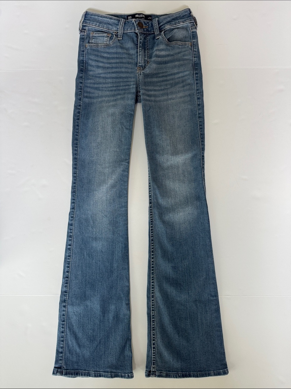Hollister Women's Medium Blue Mid-Rise Bootcut Jeans Size 24S/00S